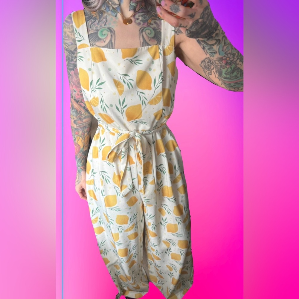 Lemon Print jumpsuit size L summer fruit